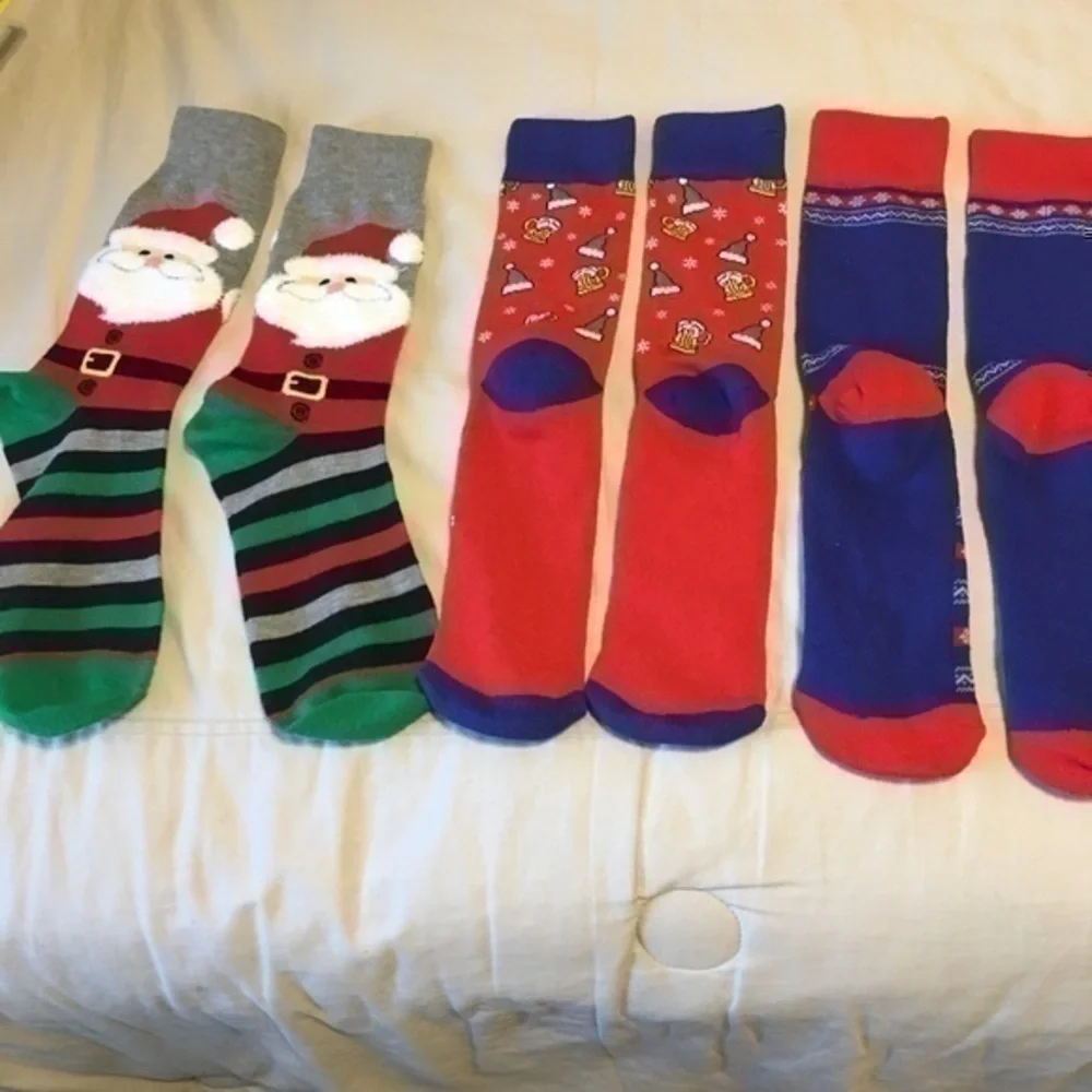 3 pairs of women’s Christmas socks